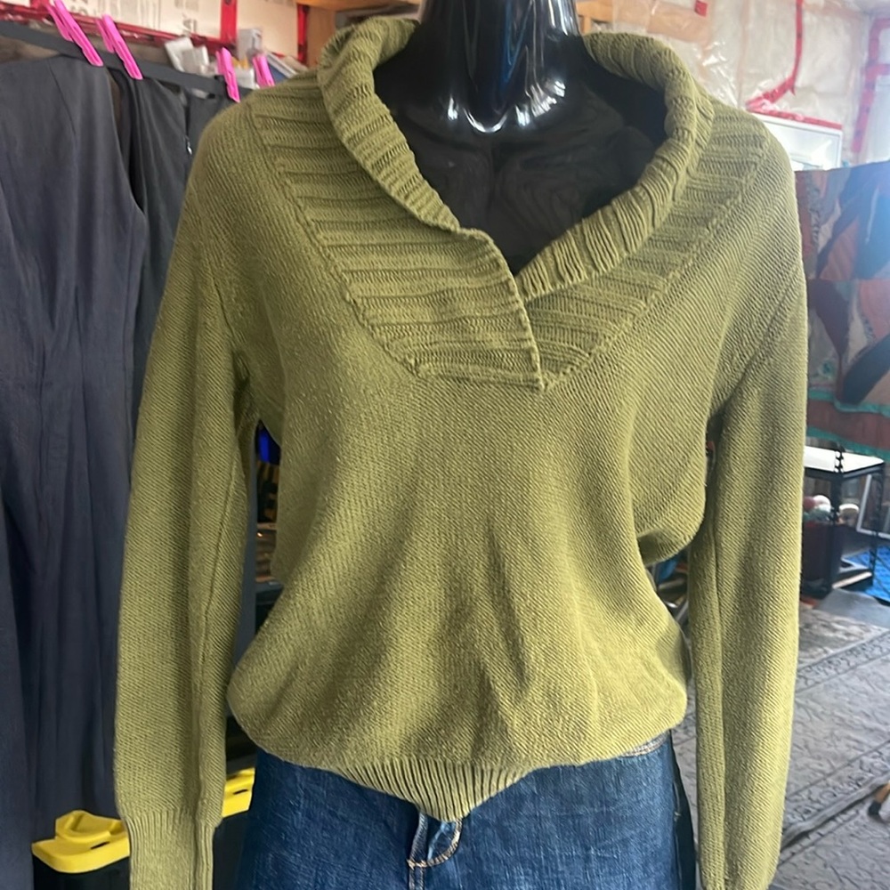Old navy sweater